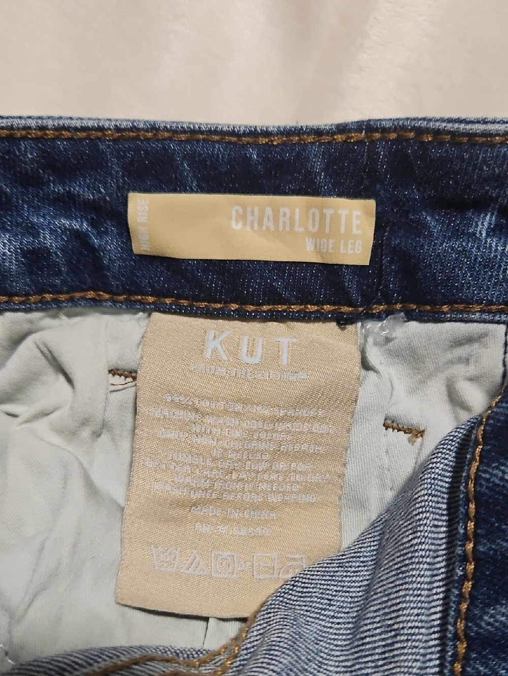 Kut from the Kloth Two-Tone Dark and Medium Blue High-Rise Jeans And Wide Leg - Picture 10 of 11